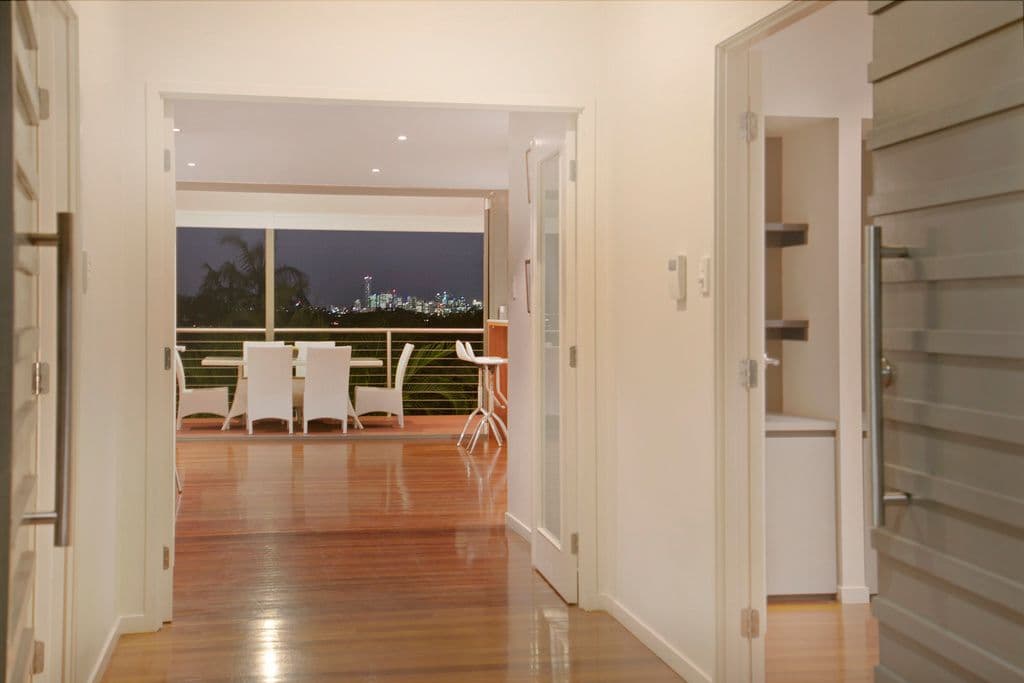 10 Dagmar Street, Holland Park West QLD 4121, Holland Park West - Thumbnail 2