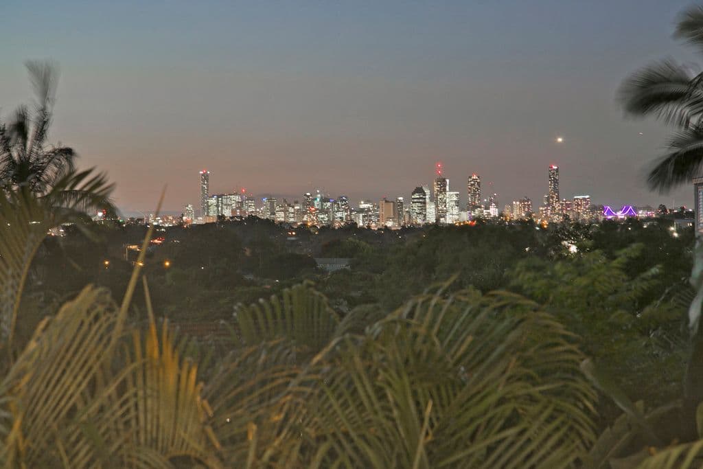 10 Dagmar Street, Holland Park West QLD 4121, Holland Park West - Thumbnail 5