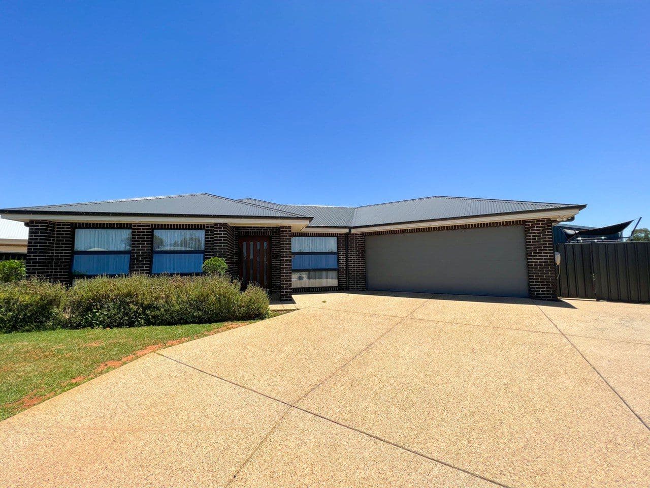 17 Charles Place, West Wyalong NSW 2671, West Wyalong - Image 1
