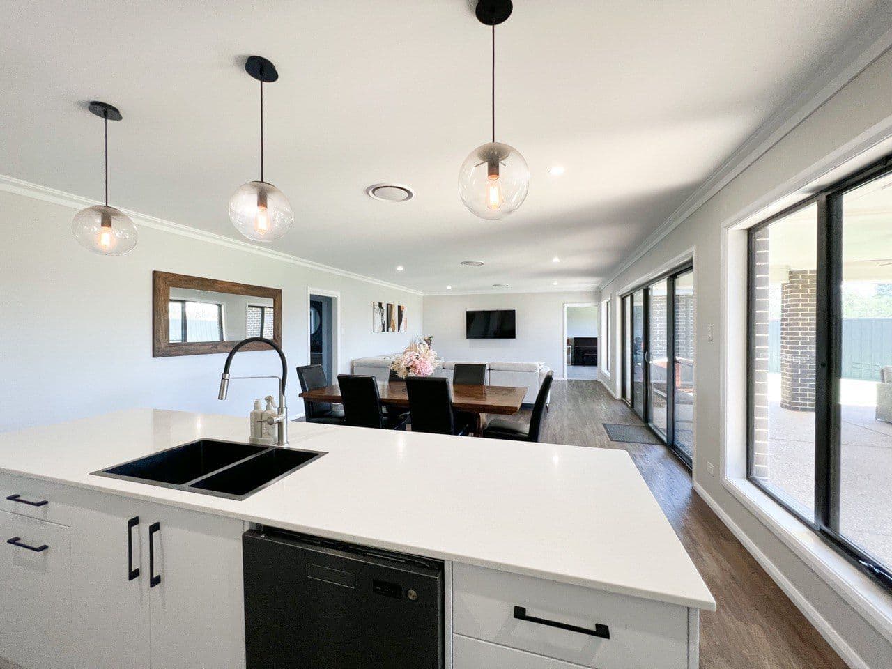 17 Charles Place, West Wyalong NSW 2671, West Wyalong - Thumbnail 2
