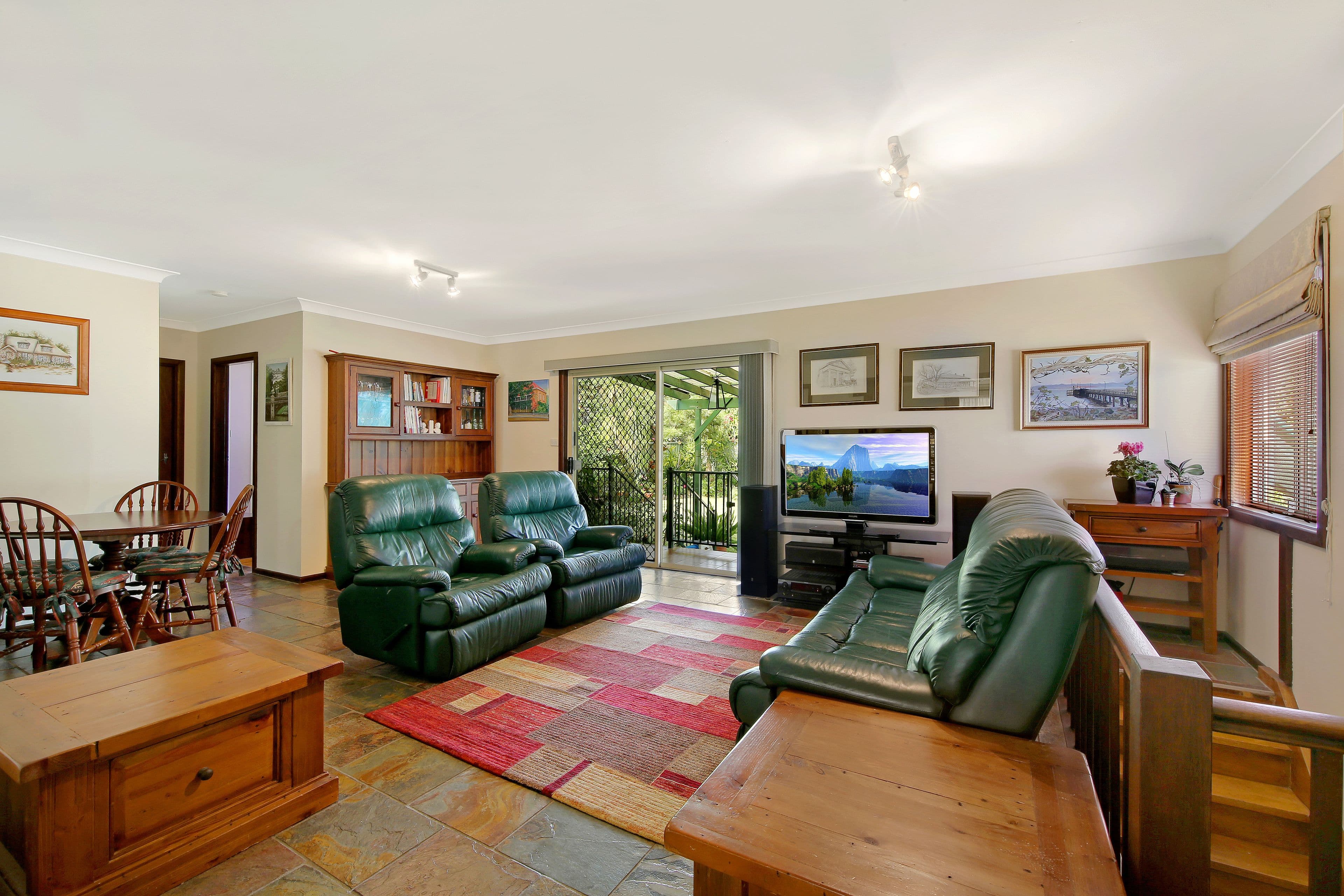 257 Caroline Chisholm Drive, Winston Hills - Thumbnail 4