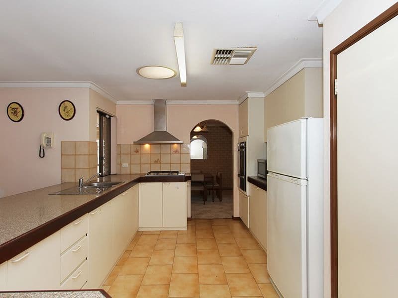 24 Inveraray Crescent, HAMERSLEY WA 6022, Hamersley - Thumbnail 3