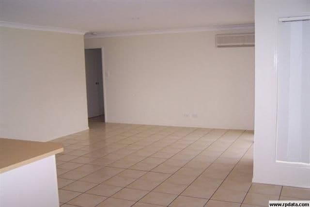 17 Wareena Crescent, GLENVALE QLD 4350, Glenvale - Thumbnail 4