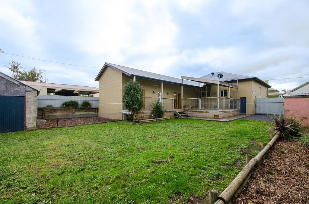 17 Agnes Street, Mount Gambier SA 5290, Mount Gambier - Thumbnail 2