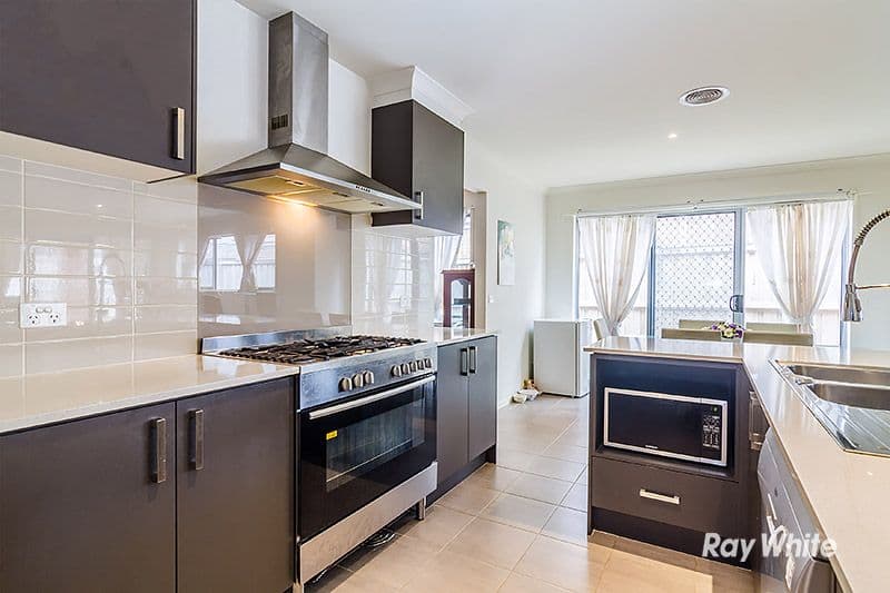 6 Copernicus Circuit, Cranbourne West VIC 3977, Cranbourne West - Thumbnail 5