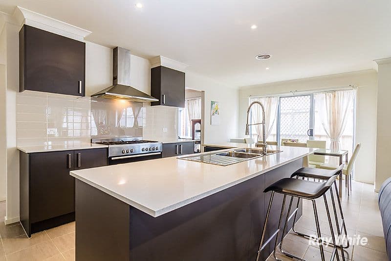 6 Copernicus Circuit, Cranbourne West VIC 3977, Cranbourne West - Thumbnail 6