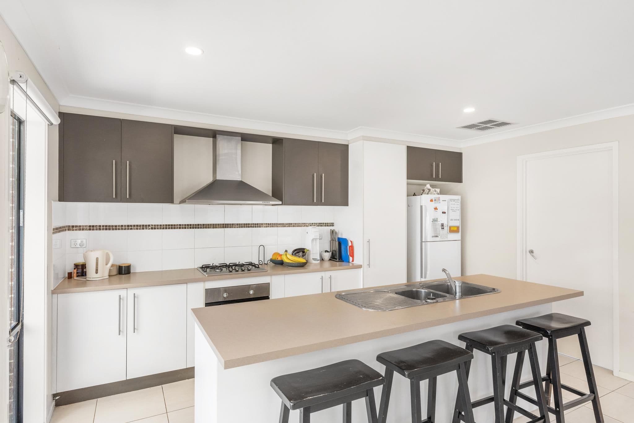 13 Yarraman Road, MANOR LAKES VIC 3024, Manor Lakes - Thumbnail 4
