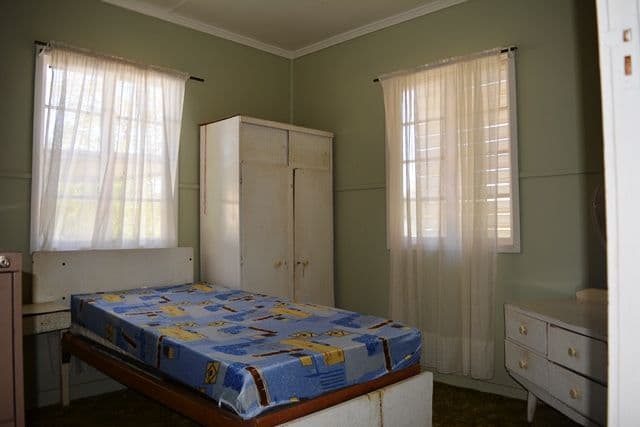 4 Myrtle Street, Blackall QLD 4472, Blackall - Thumbnail 4