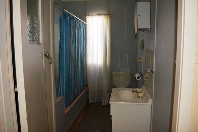 4 Myrtle Street, Blackall QLD 4472, Blackall - Thumbnail 5