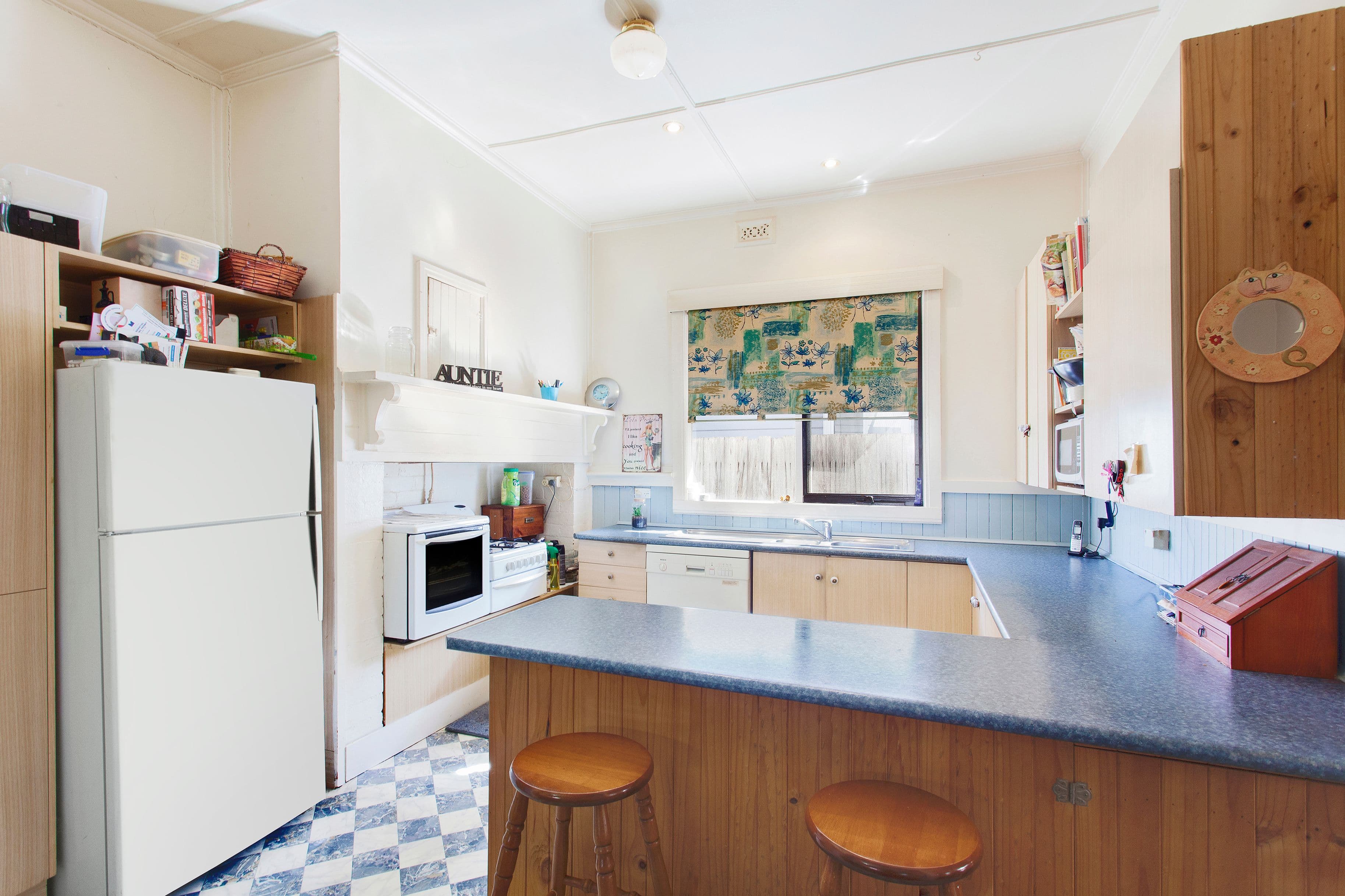 111 Carlisle Crescent, Hughesdale VIC 3166, Hughesdale - Thumbnail 4