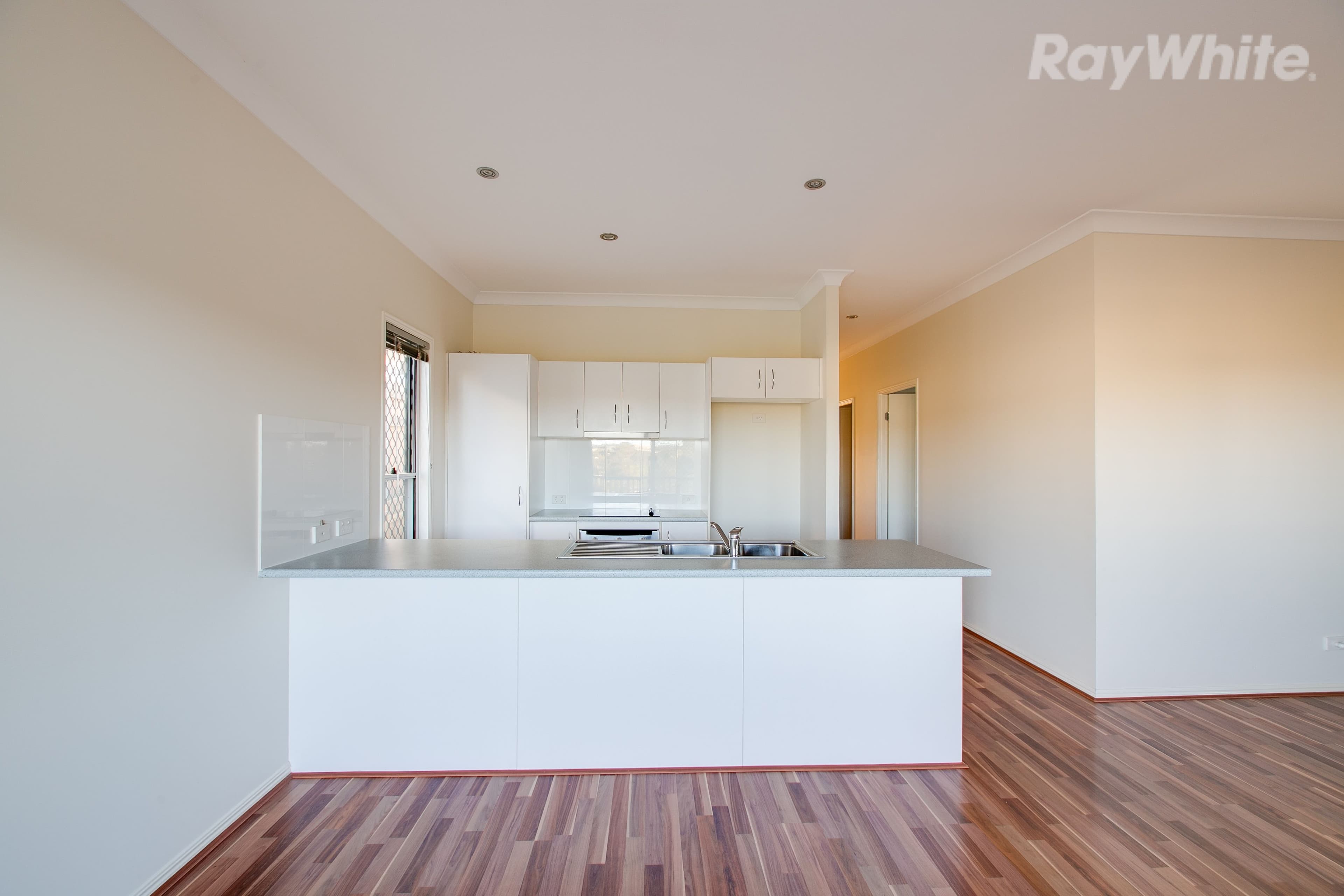 8 O'Reilly Crescent, Springfield Lakes QLD 4300, Springfield Lakes - Thumbnail 5