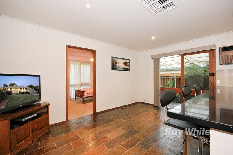 $670,000 (sold on 20-Dec-2019) House 3 beds | 1 bath | 2 car 240 Boundary Rd BARDON QLD 4065, 000 (Sold On 20-Dec-2019) House 3 Beds | 1 Bath | 2 Car 240 Boundary Rd Bardon - Thumbnail 5