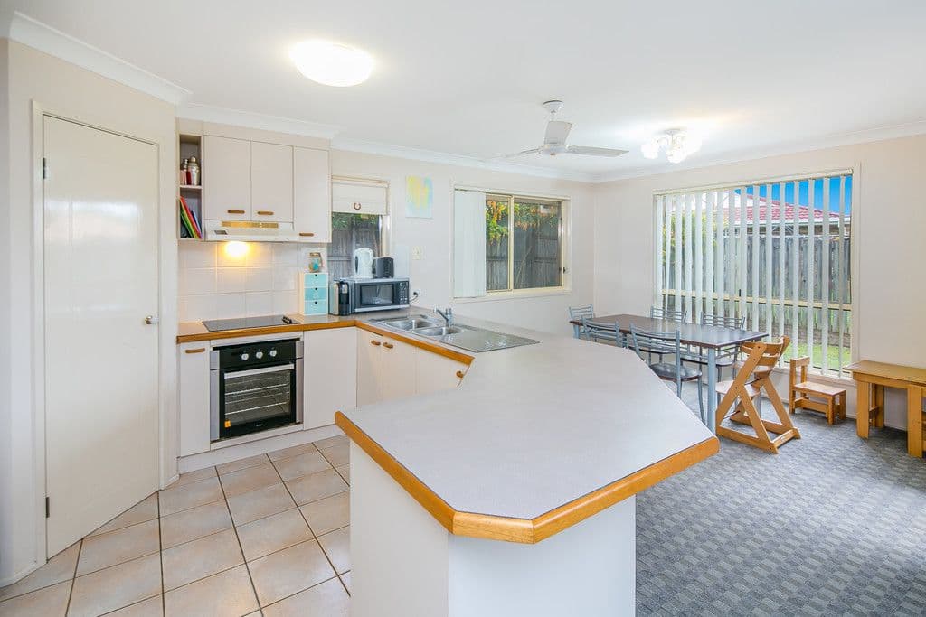 17 Paige Court, Wellington Point QLD 4160, Wellington Point - Thumbnail 2