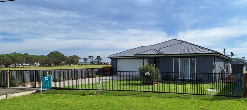 8 Government Road, Seaspray - Thumbnail 2