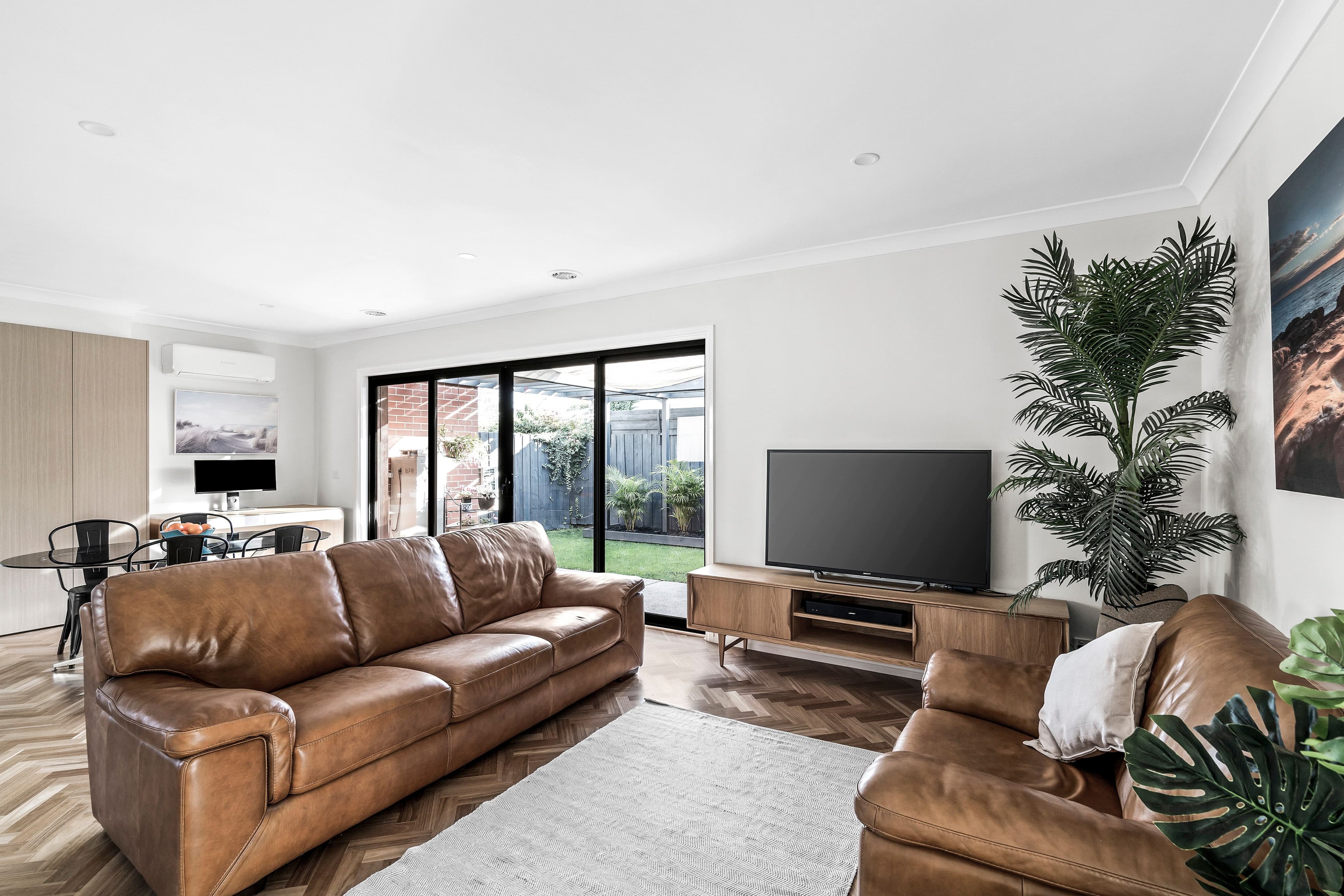 204 Civic Parade, Altona VIC 3018, Altona - Thumbnail 2