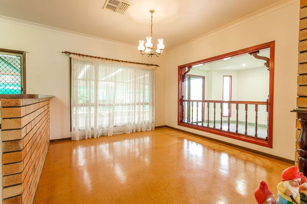 81 Retro Street, Emerald QLD 4720, Emerald - Thumbnail 5
