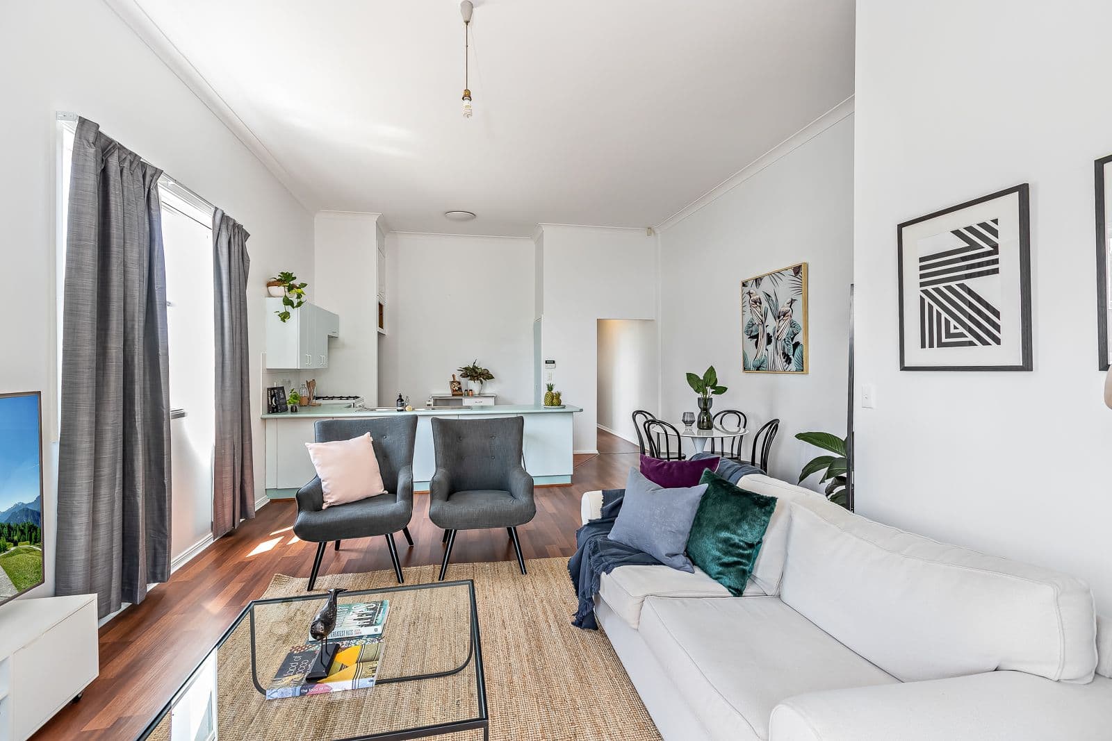 204 Lawson Street, Hamilton South - Thumbnail 2