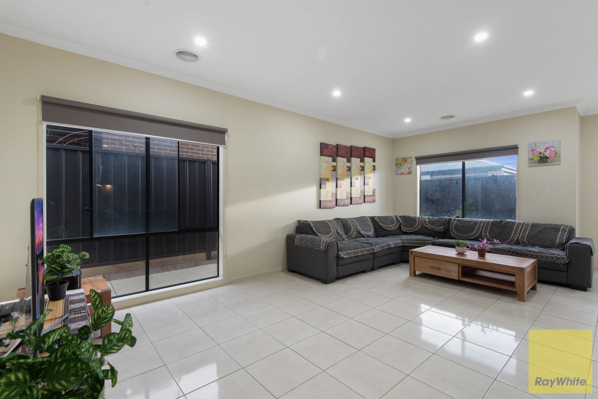 13 Emblem Street, Tarneit VIC 3029, Tarneit - Thumbnail 7