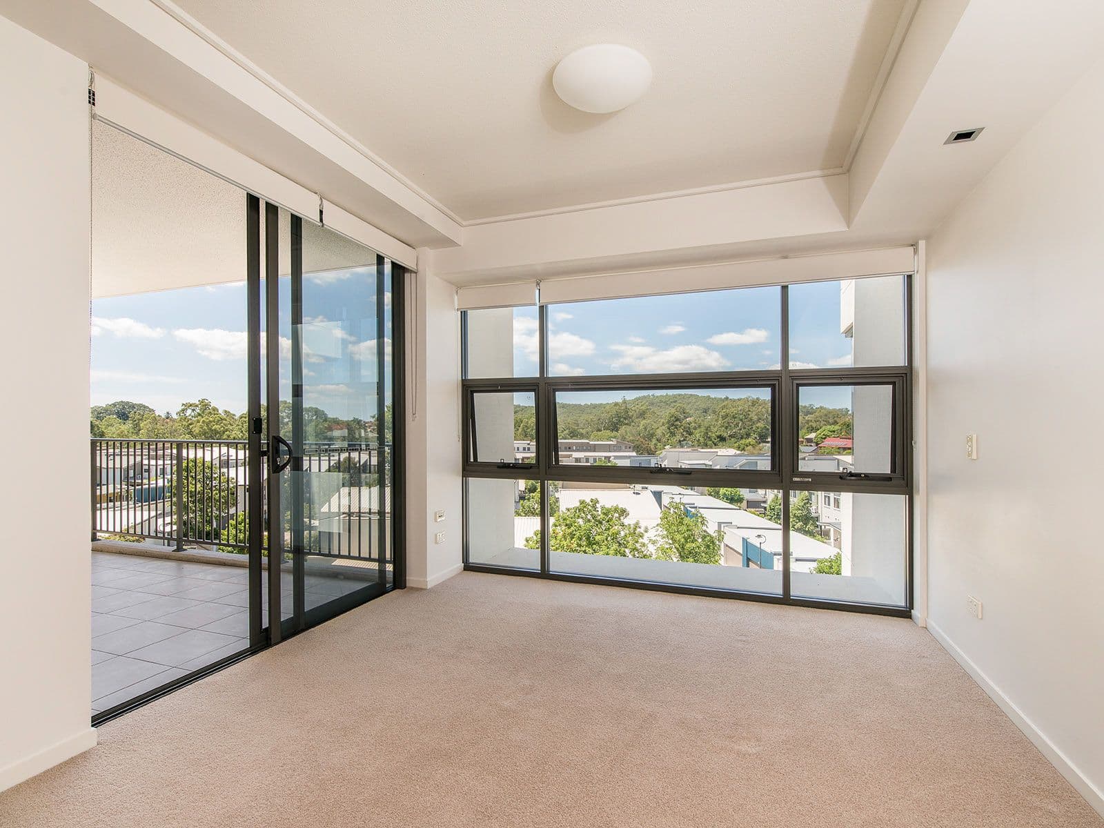 16-28 Surbiton Court, Carindale QLD 4152, Carindale - Image 1