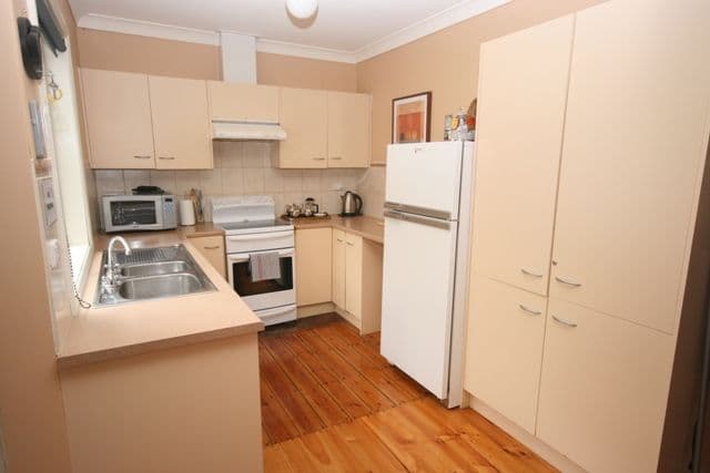 20 Gleeson Street, CLARE SA 5453, Clare - Thumbnail 3