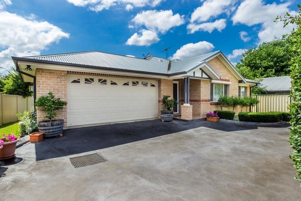31 Bradley Road, North Richmond - Image 1