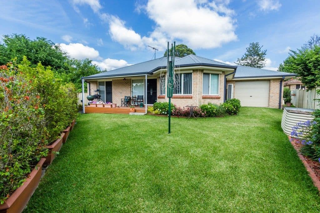 31 Bradley Road, North Richmond - Thumbnail 2