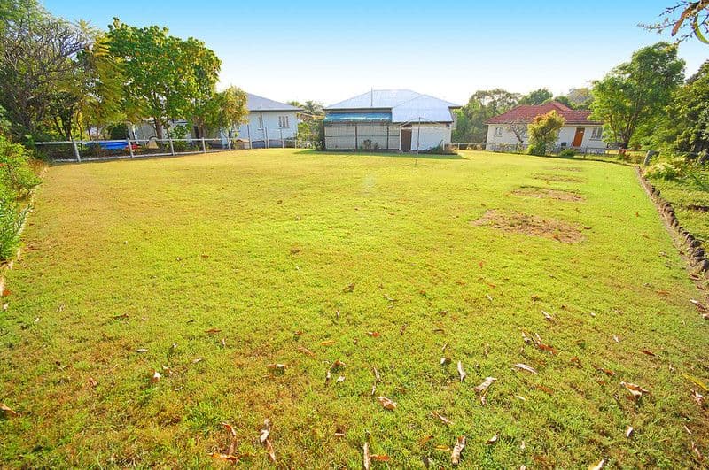 40 Embie Street, Holland Park West QLD 4121, Holland Park West - Thumbnail 2