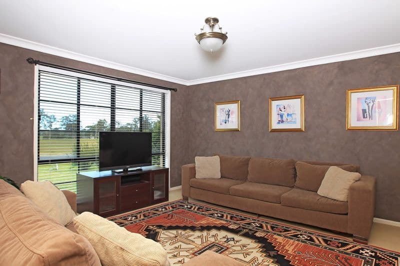 98 Rayleigh Drive, WORRIGEE NSW 2540, Worrigee - Thumbnail 2