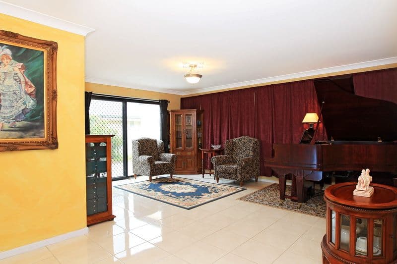 98 Rayleigh Drive, WORRIGEE NSW 2540, Worrigee - Thumbnail 5