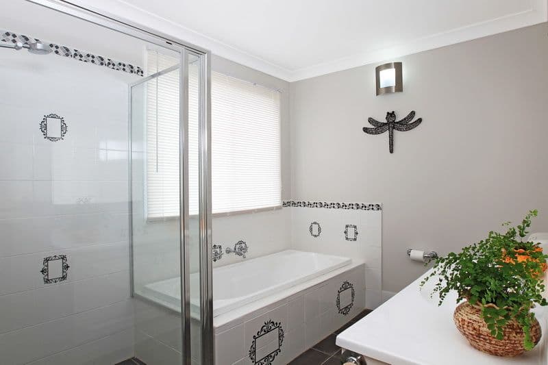 98 Rayleigh Drive, WORRIGEE NSW 2540, Worrigee - Thumbnail 8