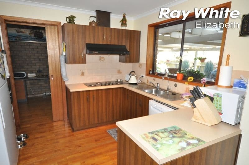 18 Megunya Crescent, Craigmore SA 5114, Craigmore - Thumbnail 7