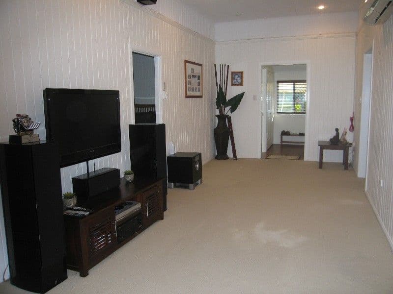 142 Malcomson Street, NORTH MACKAY QLD 4740, North Mackay - Thumbnail 2