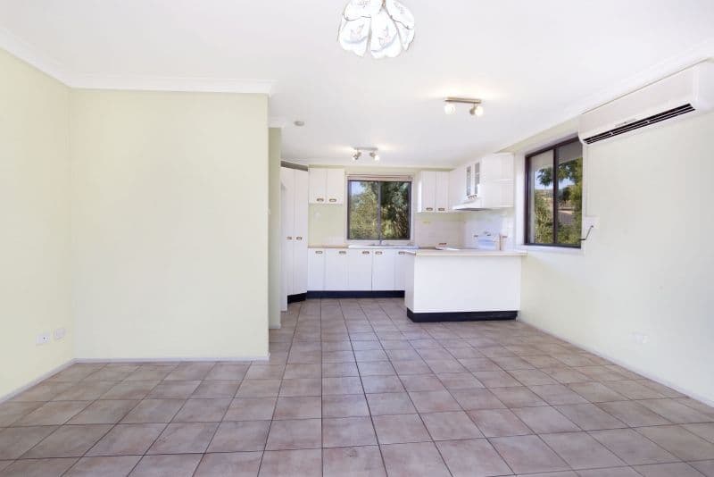 11 Grevillea Close, BOSSLEY PARK NSW 2176, Bossley Park - Thumbnail 2