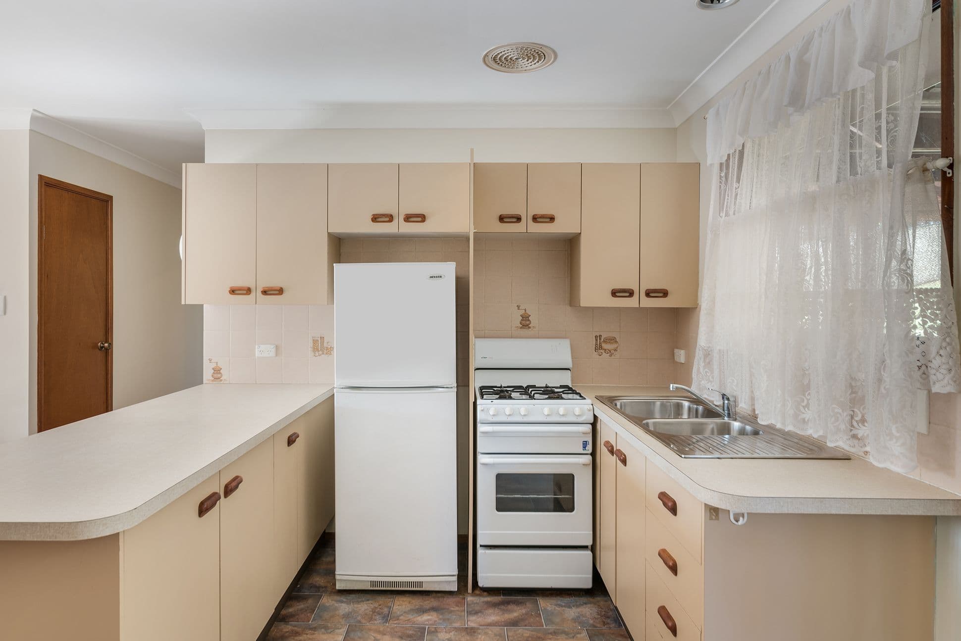 30 Twingleton Avenue, Ambarvale - Thumbnail 6