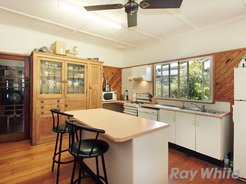 10 Campbell Terrace, WAVELL HEIGHTS QLD 4012, Wavell Heights - Thumbnail 4