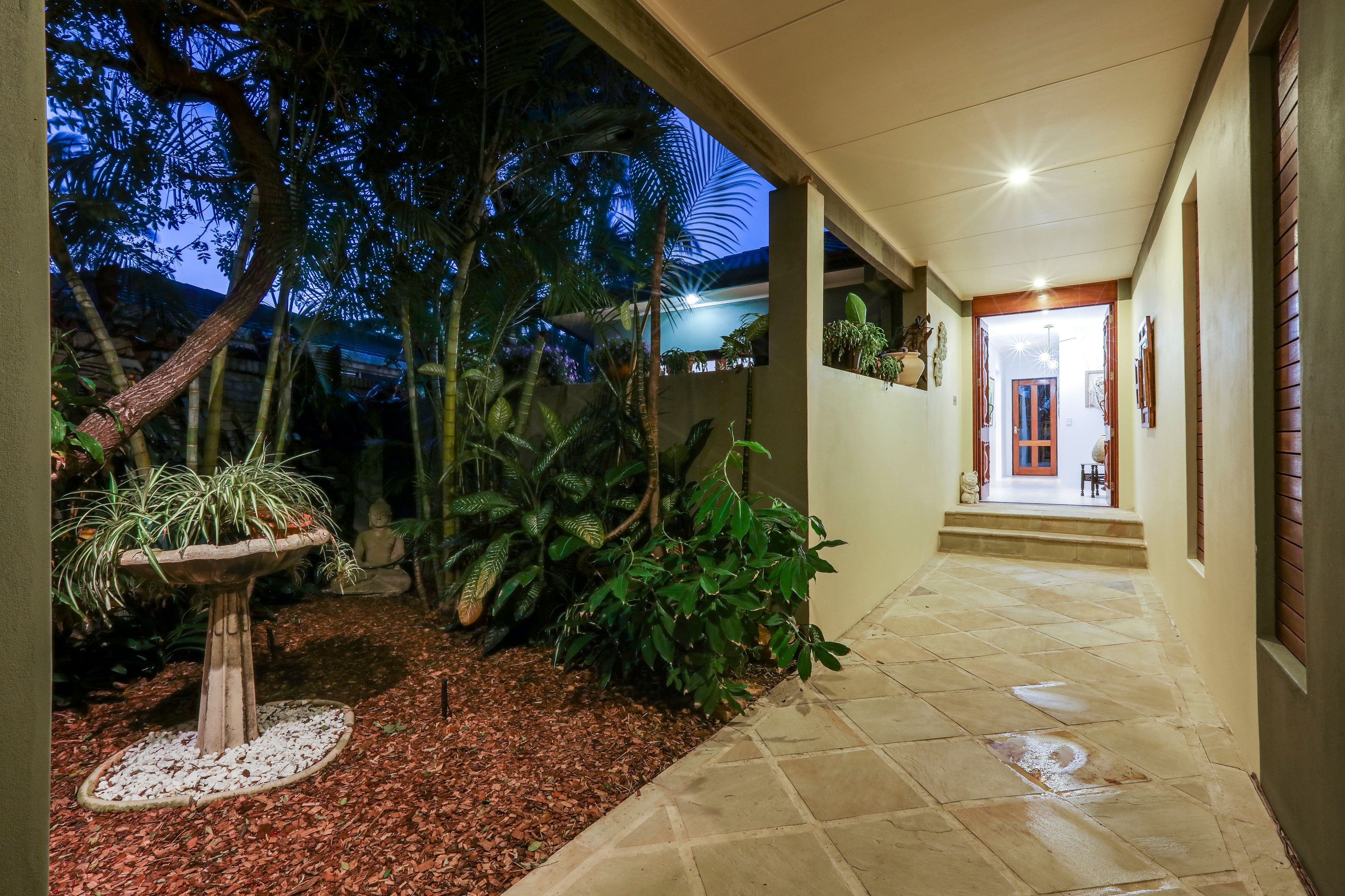 27 Coobowie Street, Broadbeach Waters QLD 4218, Broadbeach Waters - Thumbnail 6