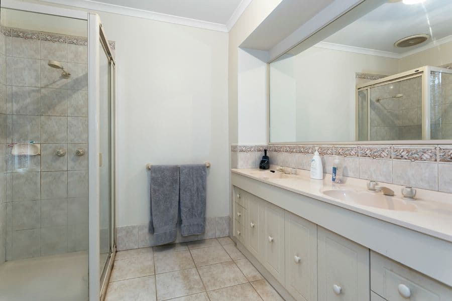20 Westlake Drive, MELTON WEST VIC 3337, Melton West - Thumbnail 6