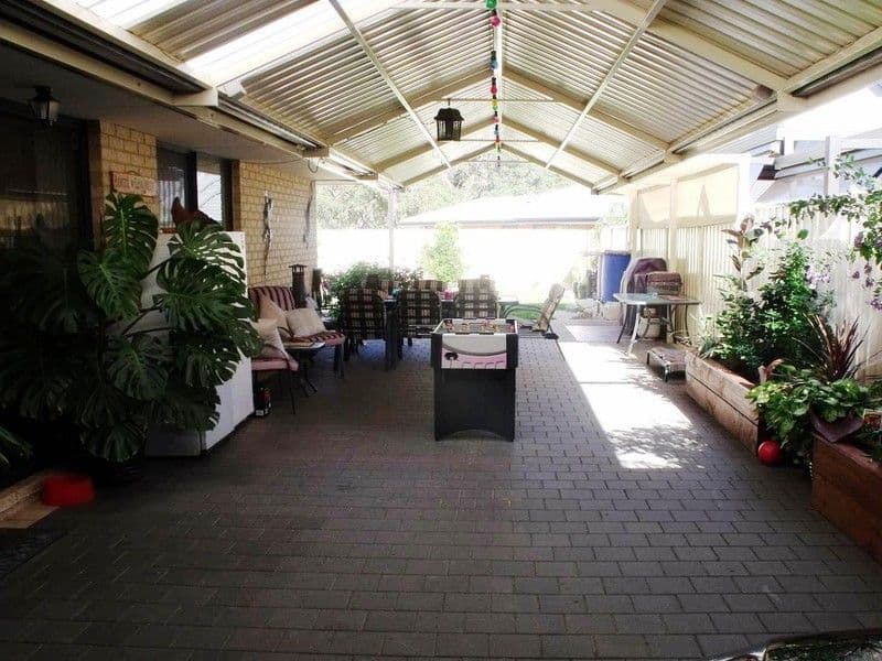 4  Brolga Grove, SEVILLE GROVE WA 6112, Seville Grove - Image 1