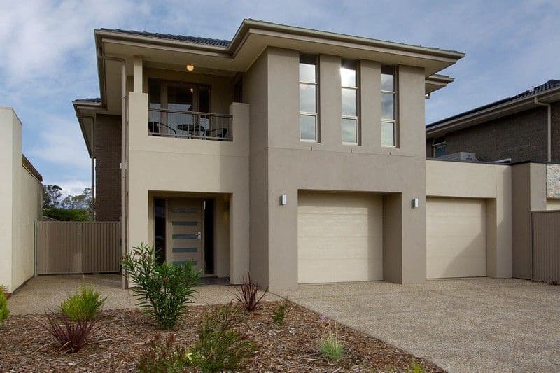 2/20 Roger Street, Doncaster East, Doncaster East - Image 1