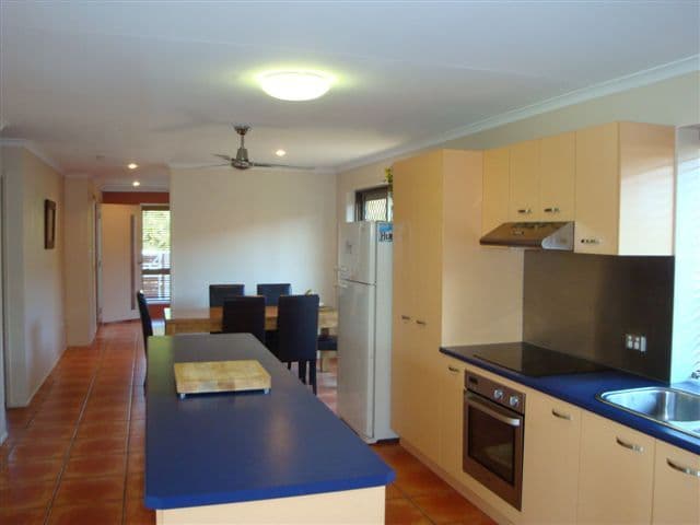 16 Strathford Avenue, Nambour - Thumbnail 3