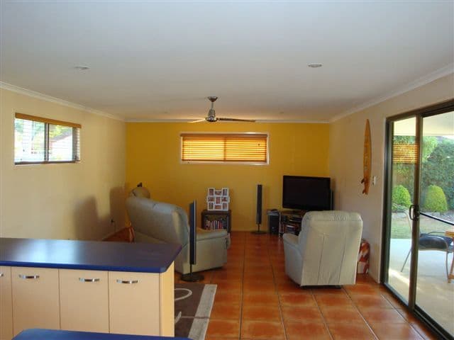16 Strathford Avenue, Nambour - Thumbnail 8