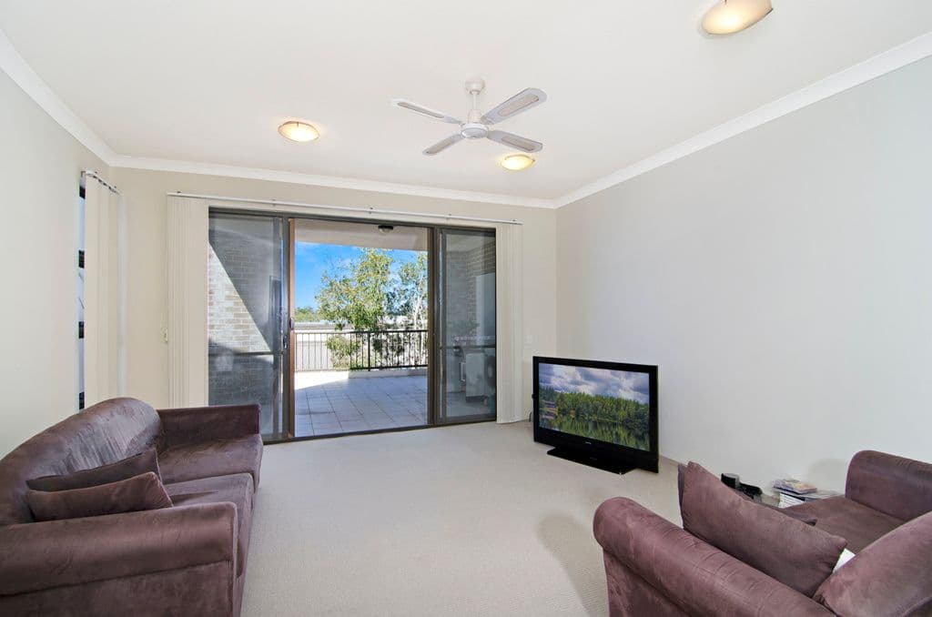 27 Ranier Crescent, VARSITY LAKES QLD 4227, Varsity Lakes - Thumbnail 5