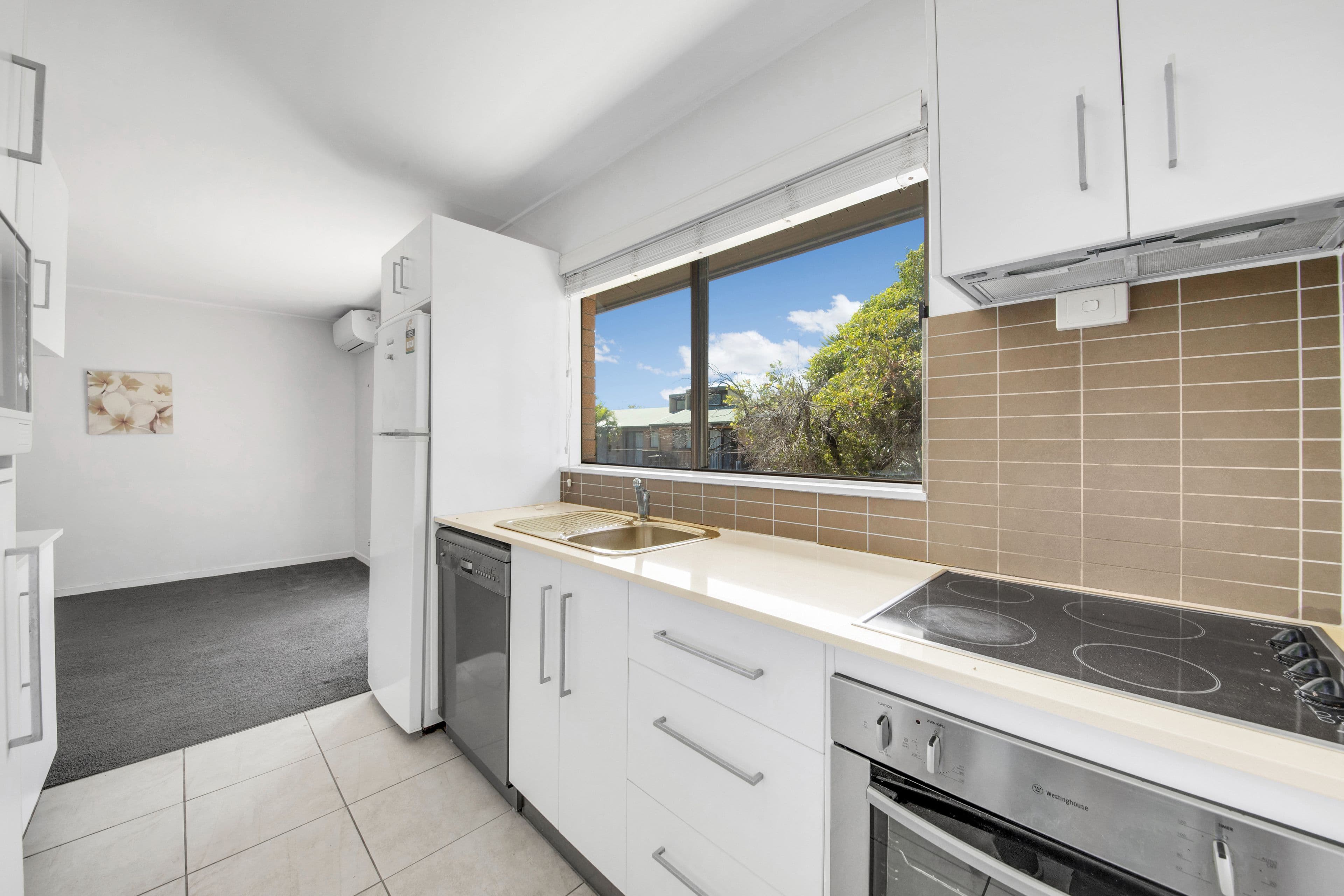208-212 Oaka Street, South Gladstone QLD 4680, South Gladstone - Thumbnail 4