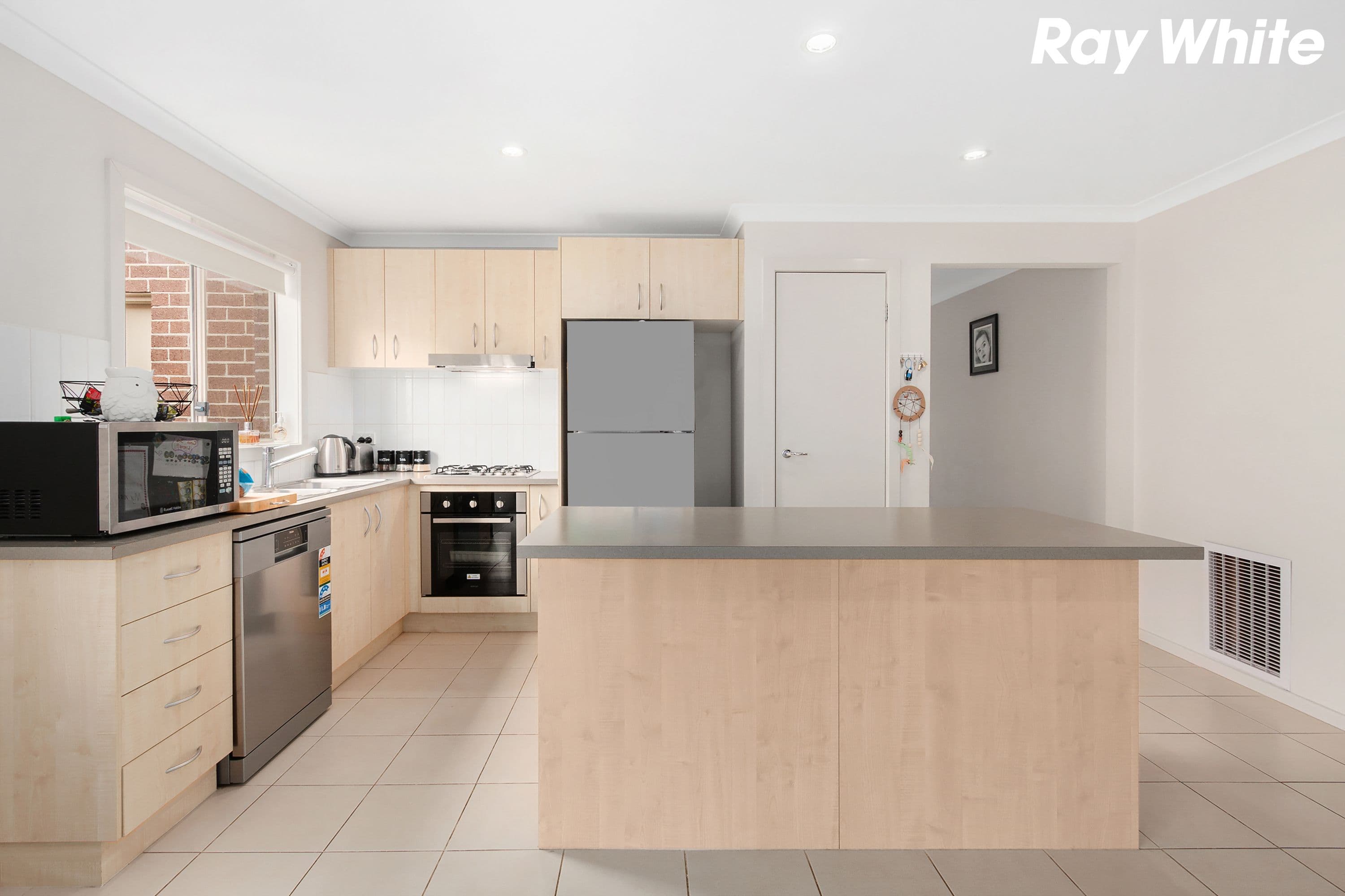 86 Fallingwater Drive, Pakenham VIC 3810, Pakenham - Thumbnail 4