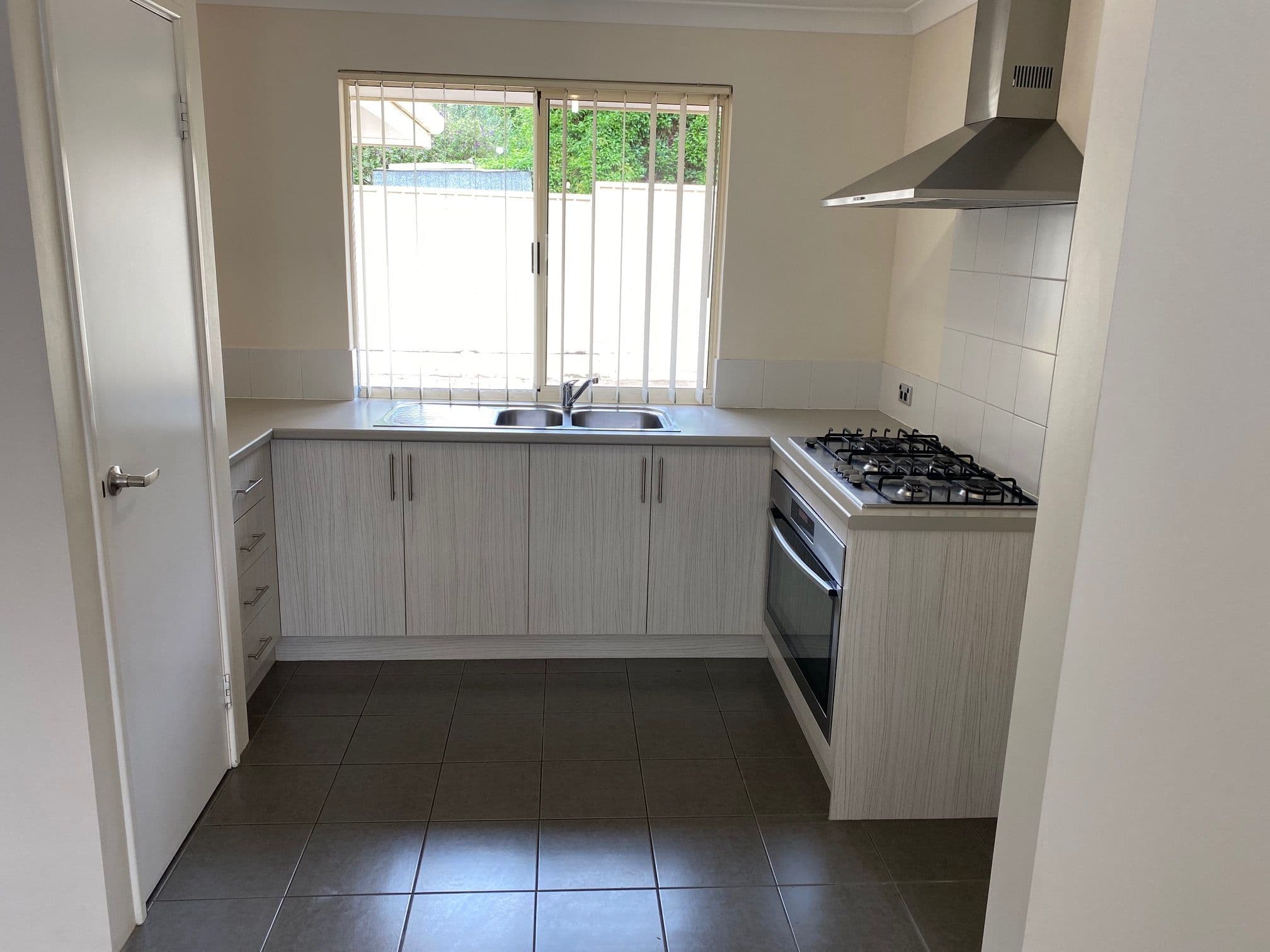 98C Derry Avenue, Mount Nasura WA 6112, Mount Nasura - Thumbnail 2