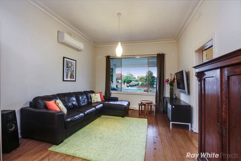 77 Howard Street, Reservoir VIC 3073, Reservoir - Thumbnail 2