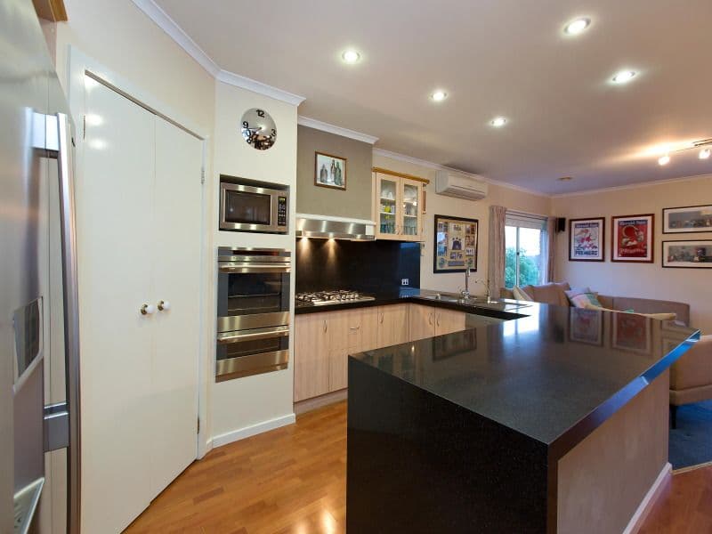 10 Balmoral Court, FRANKSTON SOUTH VIC 3199, Frankston South - Thumbnail 3