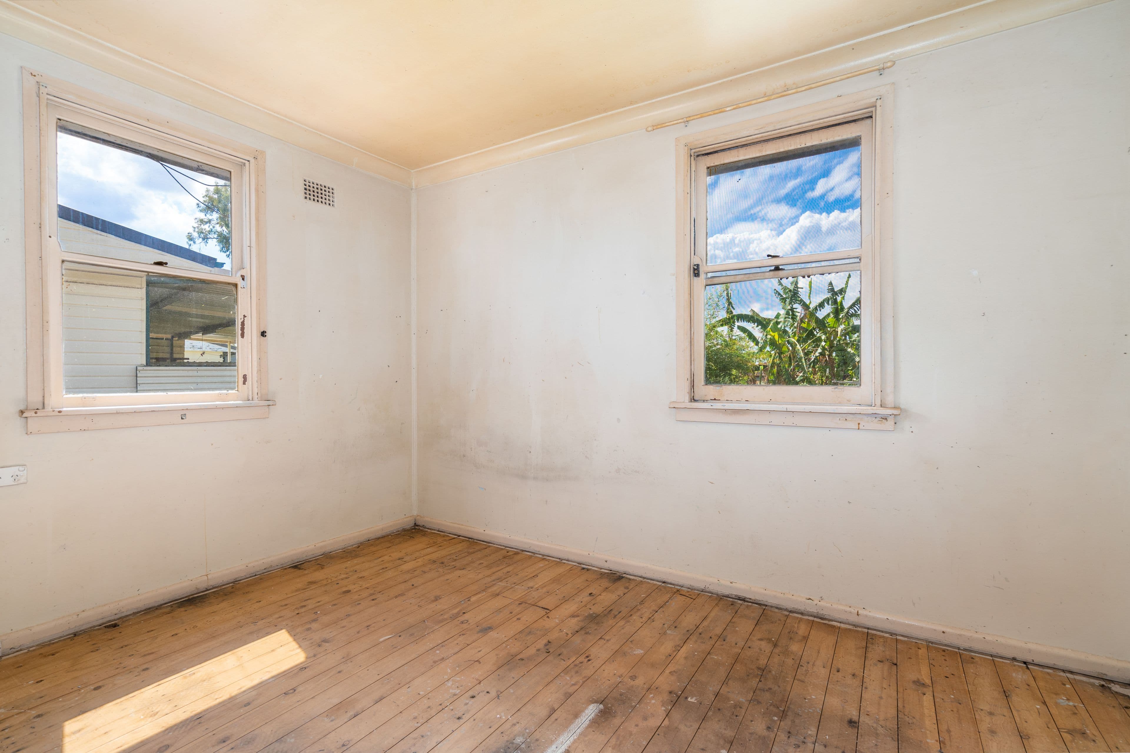 20 STEVENAGE Road, Canley Heights NSW 2166, Canley Heights - Thumbnail 2