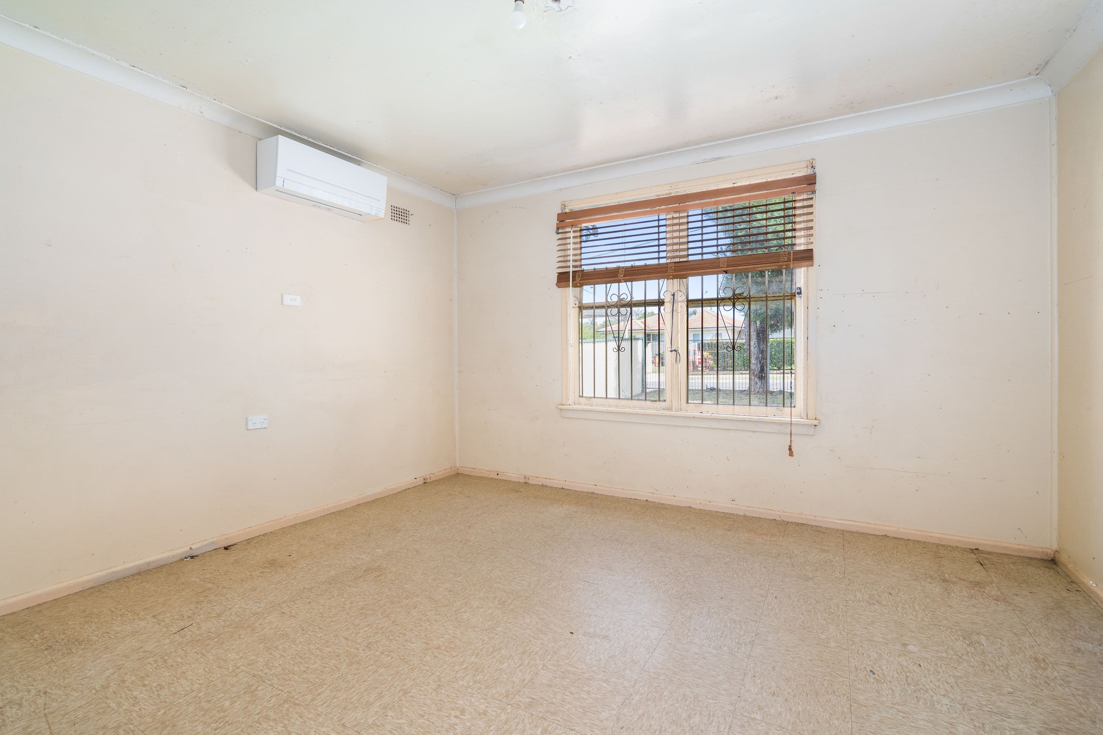 20 STEVENAGE Road, Canley Heights NSW 2166, Canley Heights - Thumbnail 4