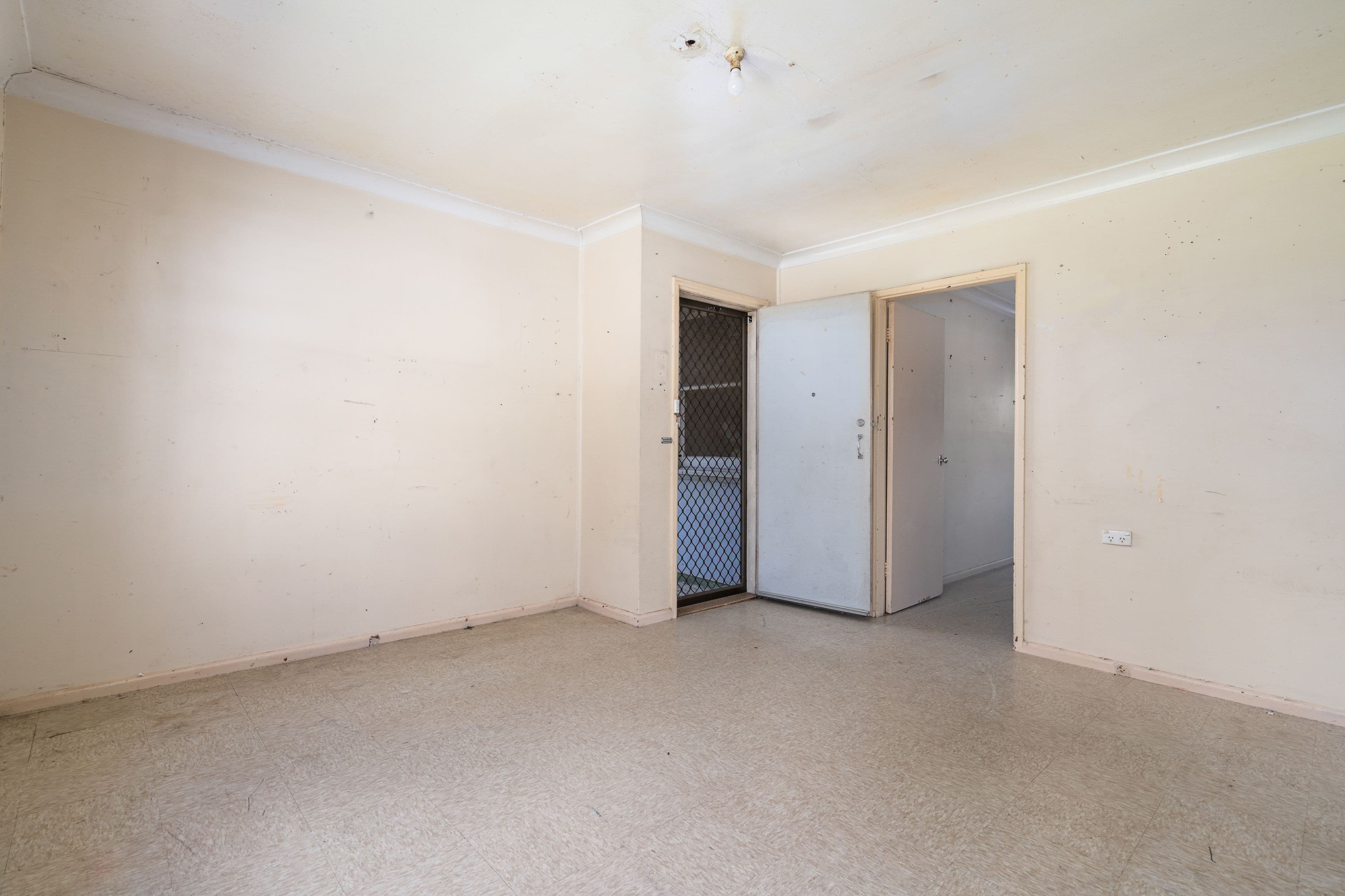 20 STEVENAGE Road, Canley Heights NSW 2166, Canley Heights - Thumbnail 6